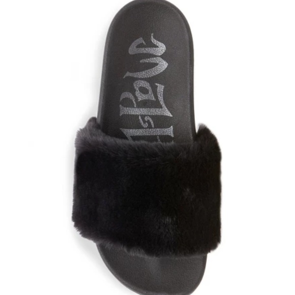 Mad Love Shoes - NWOT Women's Faux Fur Slide Sandals